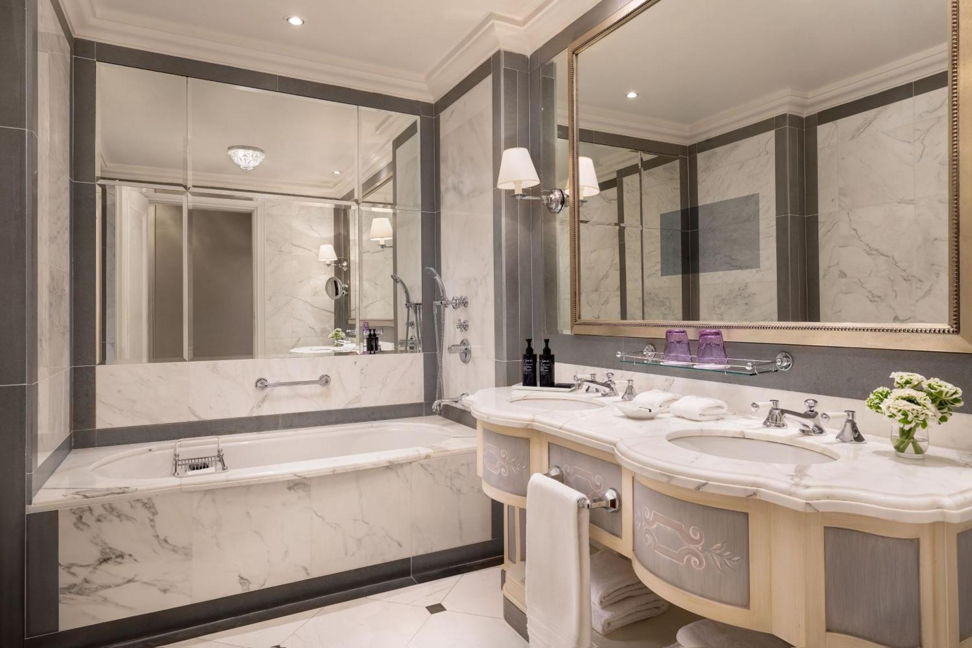 Presidential Suite 1 Bedroom Presidential Suite 1 King
