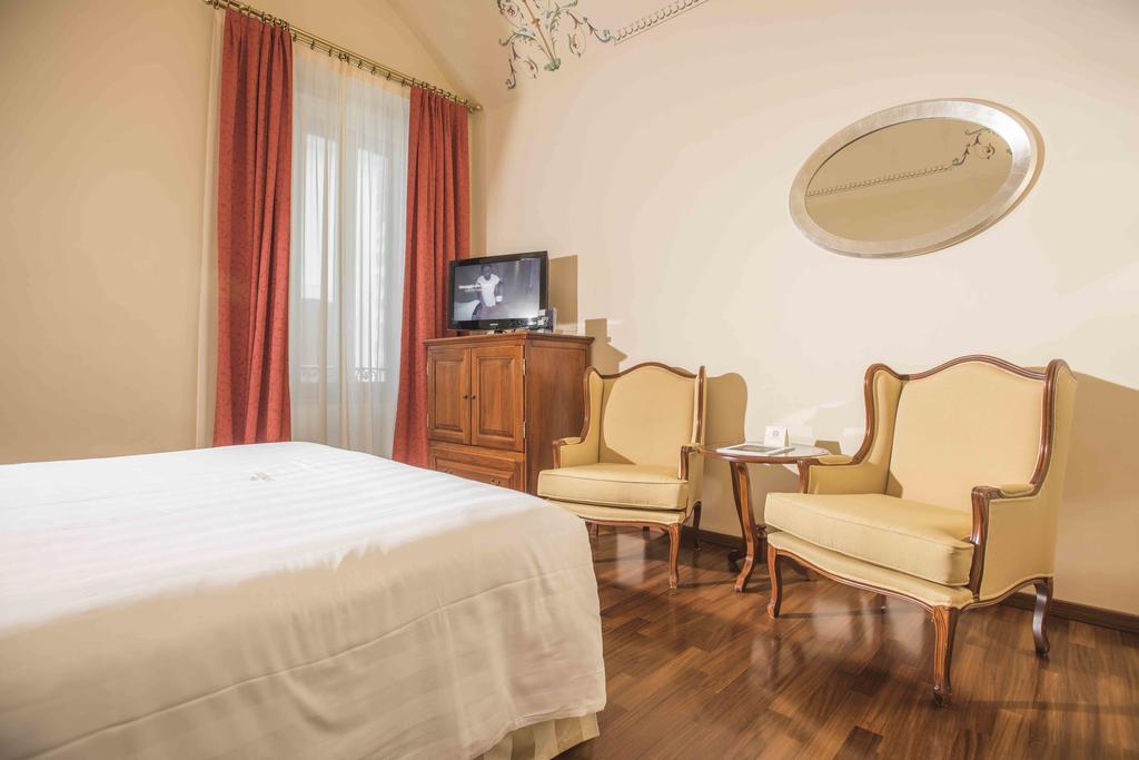 Deluxe Double or Twin Room Tower